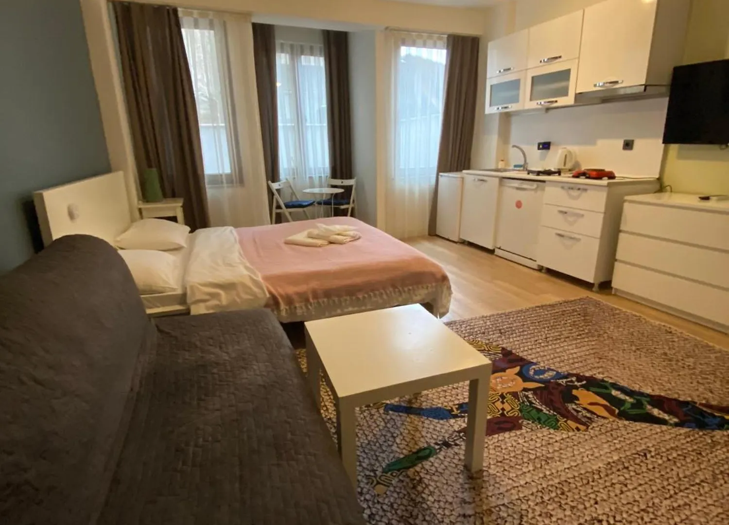Istanbul Hub Flats Hotel 4*,