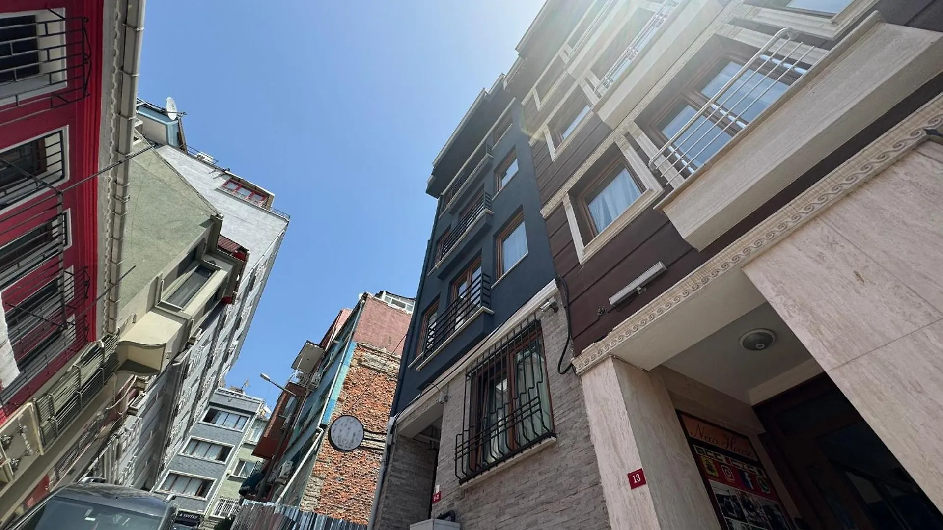 Istanbul Hub Flats Hotel 4*,